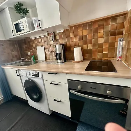 Апартаменты Charming Bright Apartment, Center With Free Parking